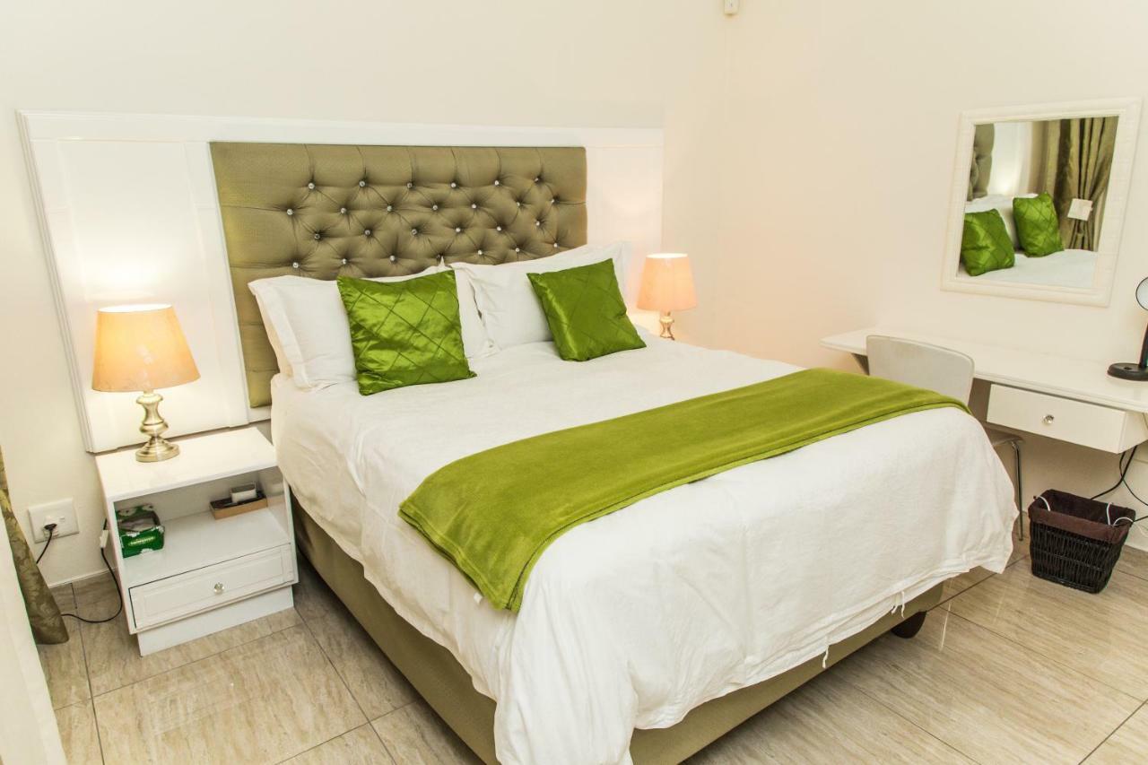 מאנזיני Ekupholeni Garden Villas מראה חיצוני תמונה