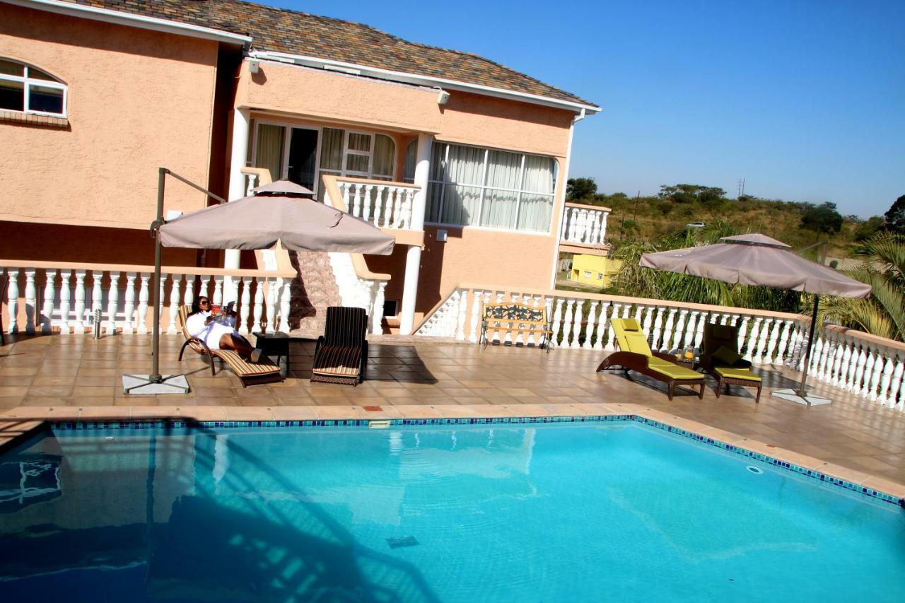 מאנזיני Ekupholeni Garden Villas מראה חיצוני תמונה