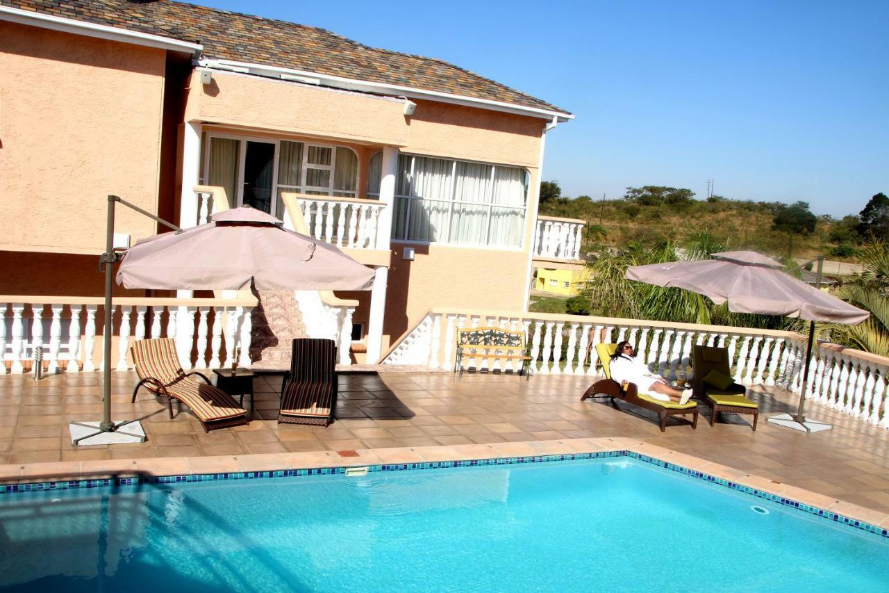 מאנזיני Ekupholeni Garden Villas מראה חיצוני תמונה