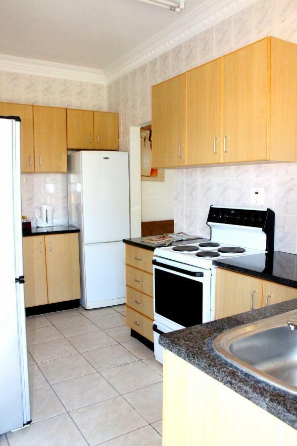 מאנזיני Ekupholeni Garden Villas מראה חיצוני תמונה