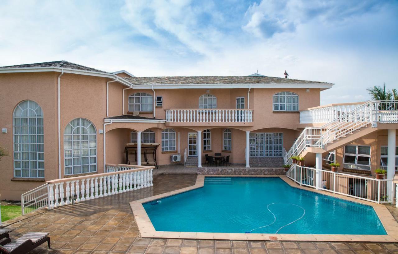 מאנזיני Ekupholeni Garden Villas מראה חיצוני תמונה