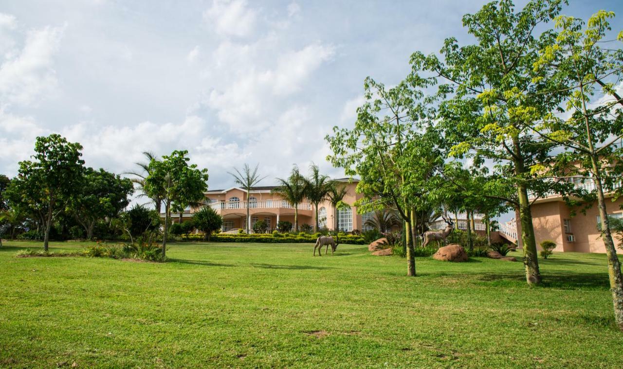 מאנזיני Ekupholeni Garden Villas מראה חיצוני תמונה
