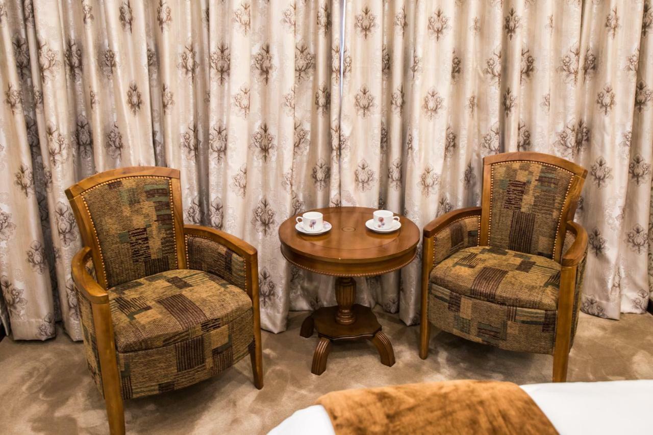 מאנזיני Ekupholeni Garden Villas מראה חיצוני תמונה