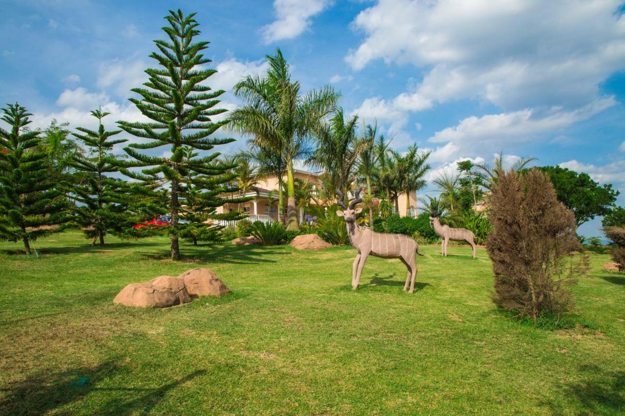 מאנזיני Ekupholeni Garden Villas מראה חיצוני תמונה