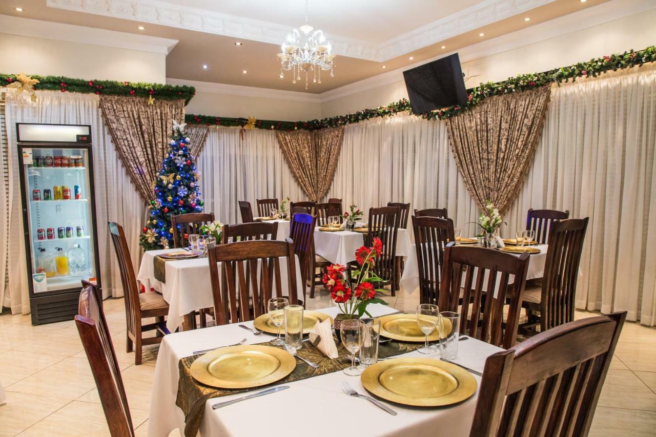 מאנזיני Ekupholeni Garden Villas מראה חיצוני תמונה