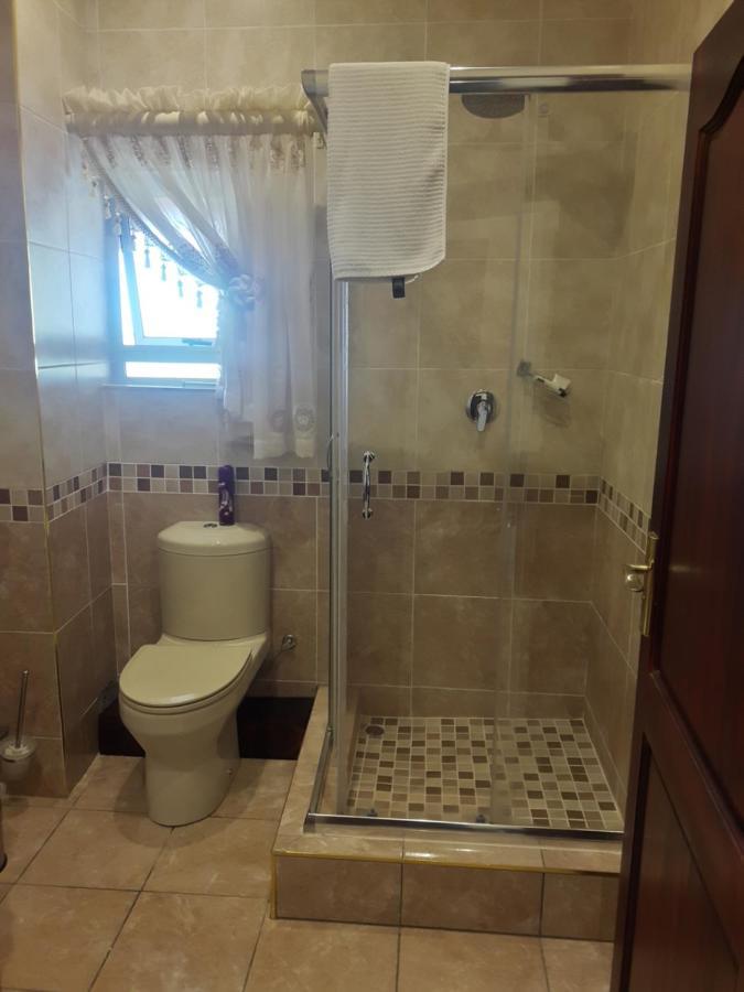 מאנזיני Ekupholeni Garden Villas מראה חיצוני תמונה