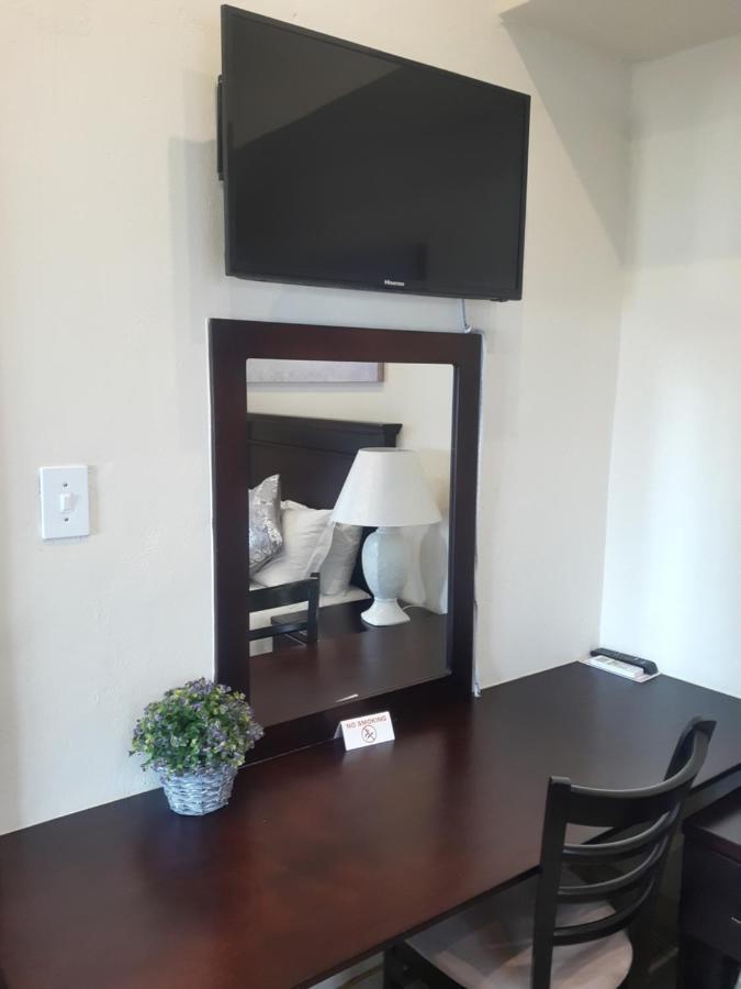 מאנזיני Ekupholeni Garden Villas מראה חיצוני תמונה