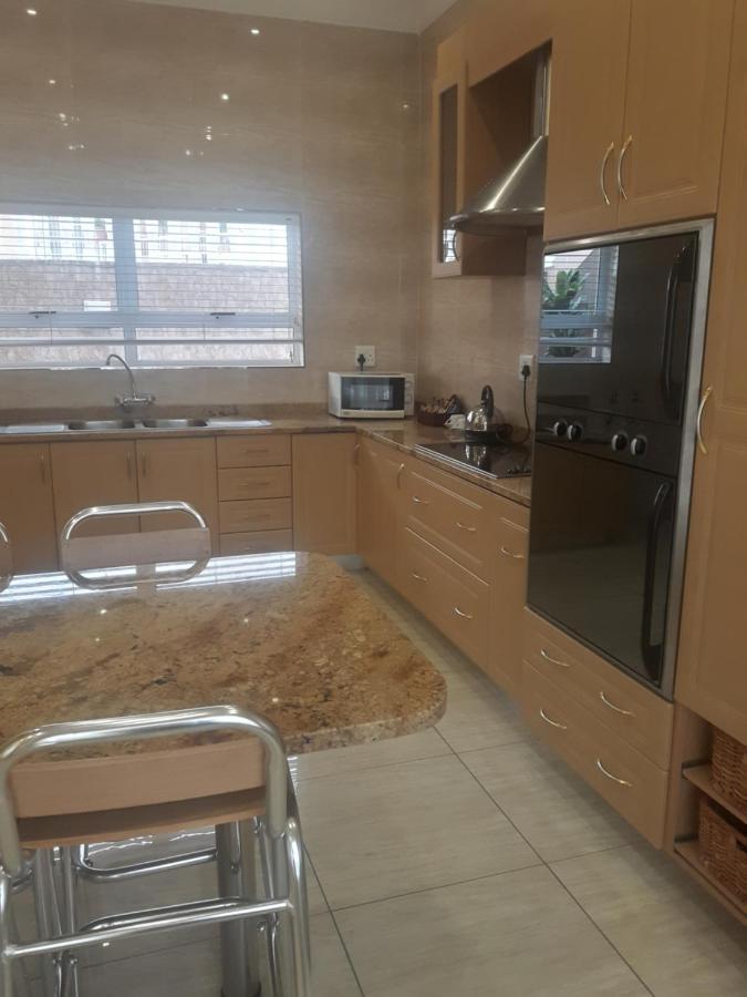 מאנזיני Ekupholeni Garden Villas מראה חיצוני תמונה